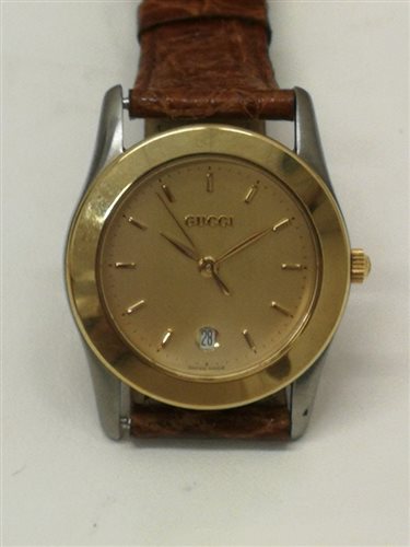 Gucci watch outlet quartz